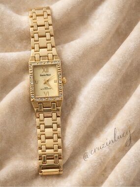 Elegant Gold-Tone Gianni Ricci Watch | Crystal Bezel